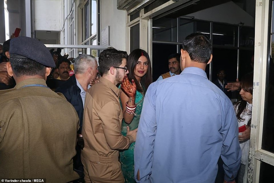 
Cặp đôi công khai quan hệ tình cảm cách đây chừng 7 tháng
