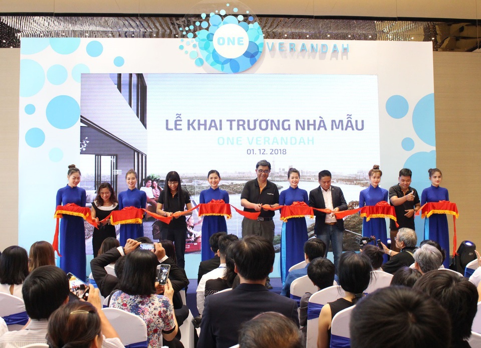 Khai trương căn hộ mẫu One Verandah thu hút hàng trăm khách hàng tham dự - 1 Khai trương căn hộ mẫu One Verandah thu hút hàng trăm khách hàng tham dự - 1