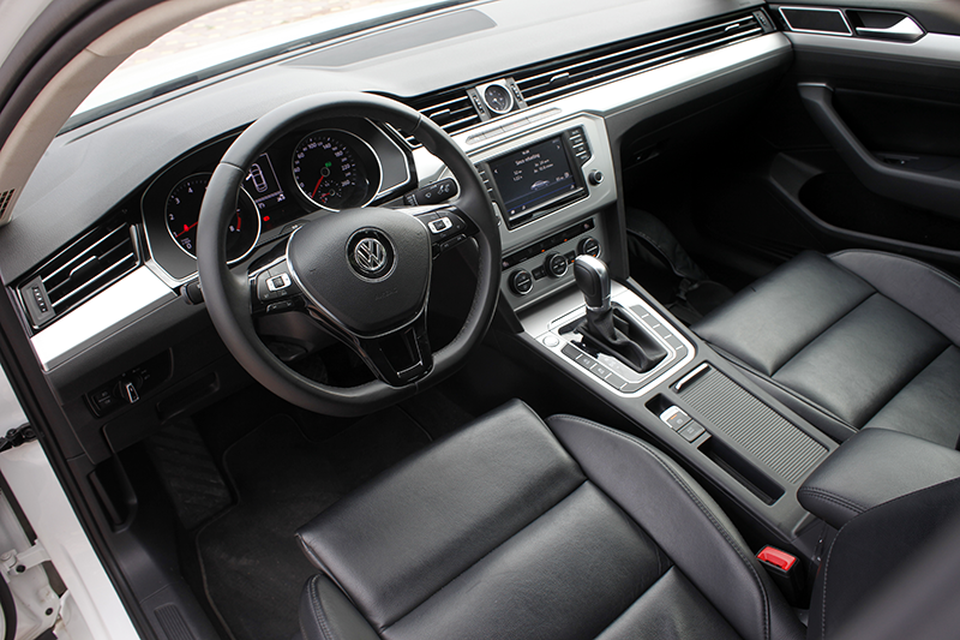 Volkswagen Passat - Sự bất ngờ của người Đức - 3 Volkswagen Passat - Sự bất ngờ của người Đức - 3