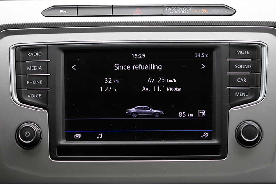 Volkswagen Passat - Sự bất ngờ của người Đức - 10 Volkswagen Passat - Sự bất ngờ của người Đức - 10