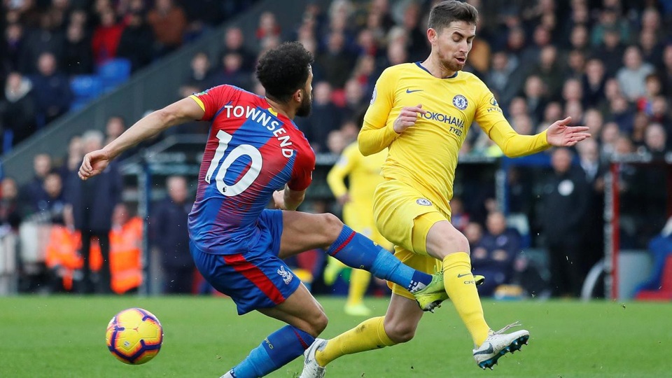 Crystal Palace 0-1 Chelsea: Dấu ấn riêng của Kante - 7
Jorginho ngăn cản thành công cú dứt điểm của Townsend