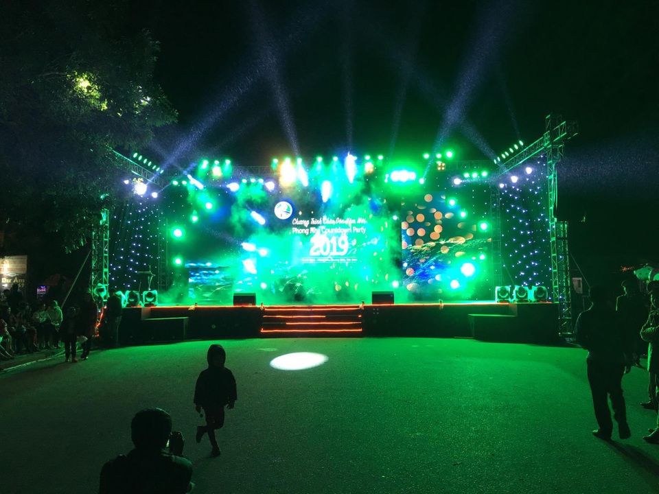 Náo nức chờ đón thời khắc chuyển giao năm mới 2019 - 41 Náo nức chờ đón thời khắc chuyển giao năm mới 2019 - 41