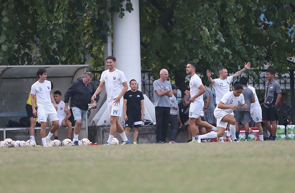 Tới Mỹ Đình, Philippines chỉ có 16 cầu thủ ra sân tập - 10 Tới Mỹ Đình, Philippines chỉ có 16 cầu thủ ra sân tập - 10