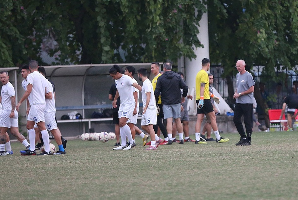 Tới Mỹ Đình, Philippines chỉ có 16 cầu thủ ra sân tập - 4 Tới Mỹ Đình, Philippines chỉ có 16 cầu thủ ra sân tập - 4