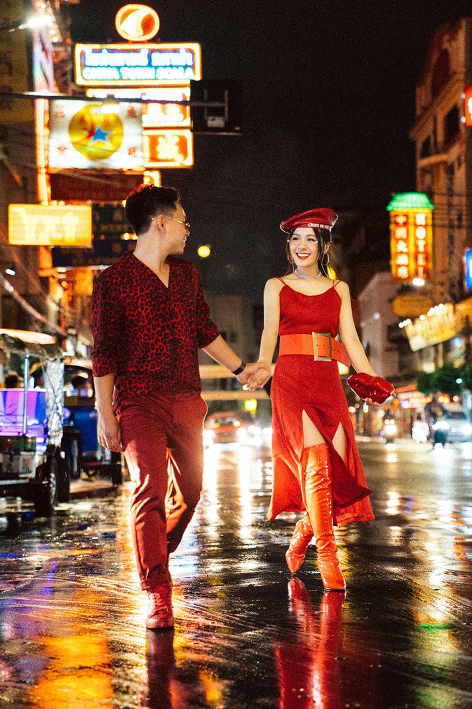 "Thiên thần áo dài" Bắc Ninh lột xác quyến rũ trong ảnh cưới - 8 Chồng của Thu Giang hơn cô 7 tuổi, là một doanh nhân.