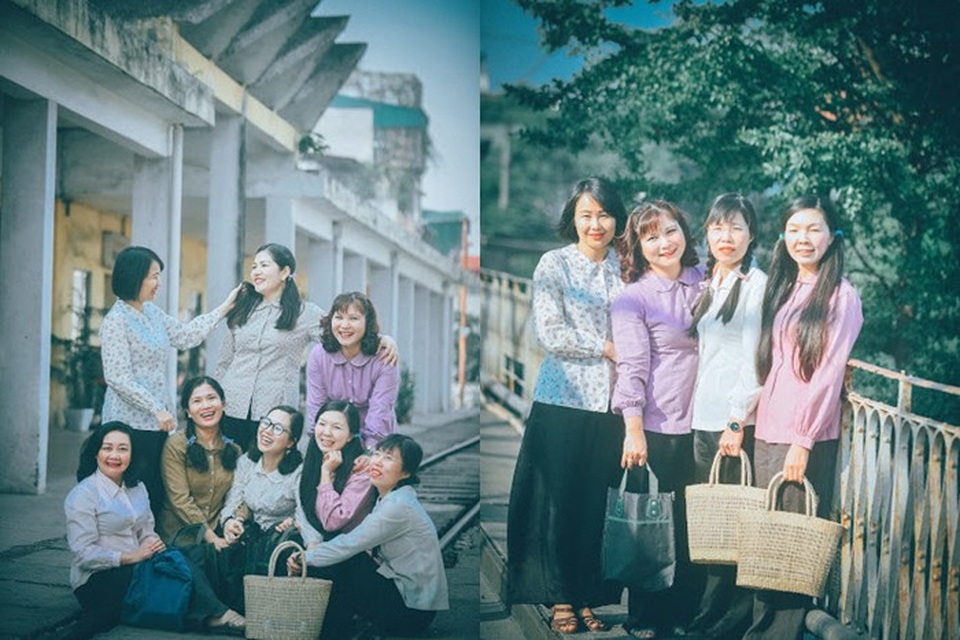 Nhóm bạn thân 7x rủ nhau chụp ảnh Hà Nội thời bao cấp gây “sốt” - 14 Bộ ảnh gây chú ý cộng đồng khi tái hiện và gợi nhớ nhiều cảm xúc cho người xem về những năm tháng khó khăn của đất nước.