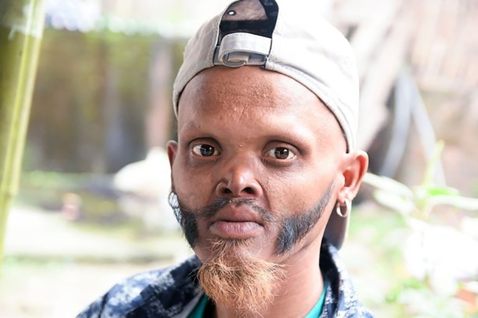 Yagya Bahadur Katuwal không có gì khác biệt khi không “biểu diễn”.