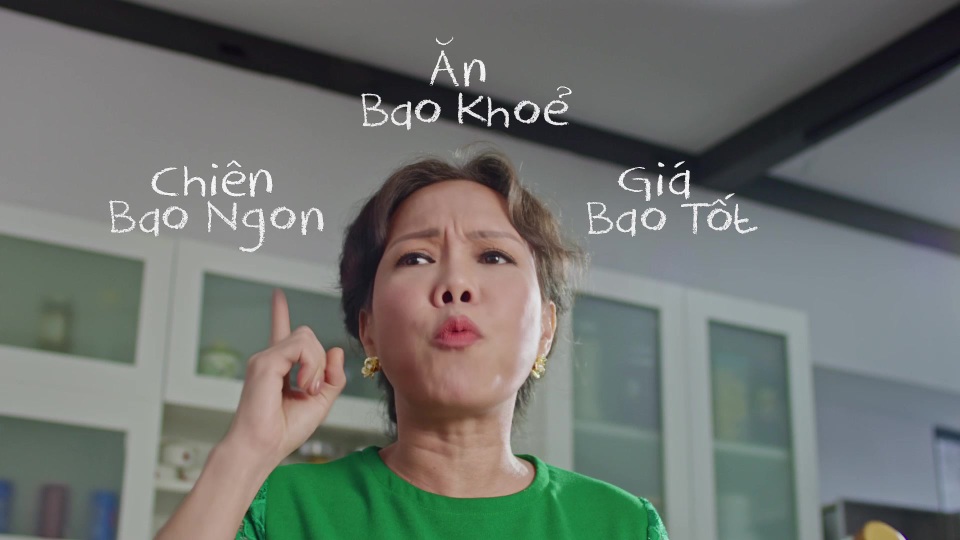 Việt Hương công khai "bày tỏ tình cảm" với Chí Tài trên sóng truyền hình - 2
Bởi dầu ăn đáp ứng ba tiêu chí của Việt Hương tưởng như không có trên đời vậy mà chồng Chí Tài tìm ra cái một à nghen!