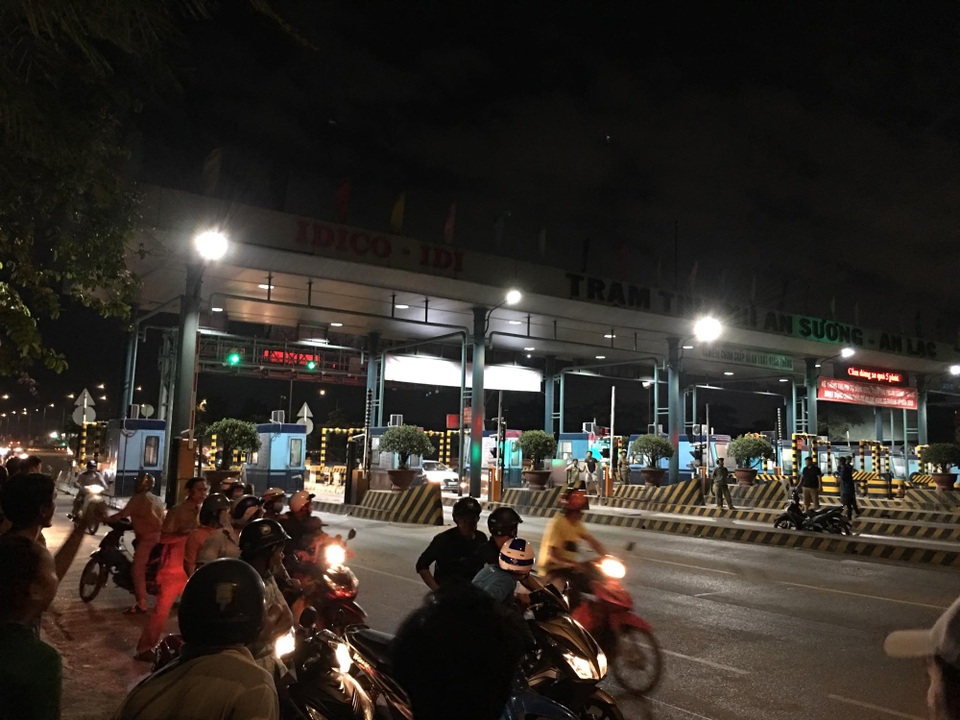 Tài xế quyết không mua vé vì cho rằng trạm thu phí "lố" 31 tháng - 2