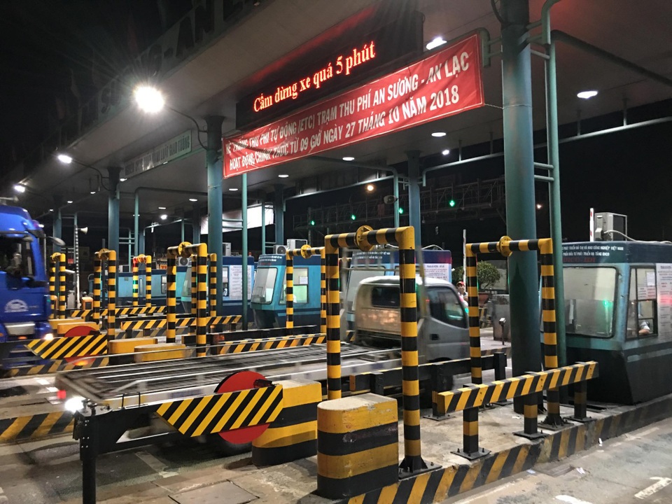 Tài xế quyết không mua vé vì cho rằng trạm thu phí "lố" 31 tháng - 4