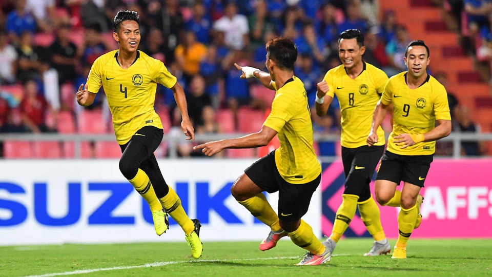 Thái Lan 2-2 Malaysia: Tội đồ Adisak khiến người Thái bị loại - 4
Syahmi Safari sút xa tuyệt đẹp giúp Malaysia gỡ hòa 1-1