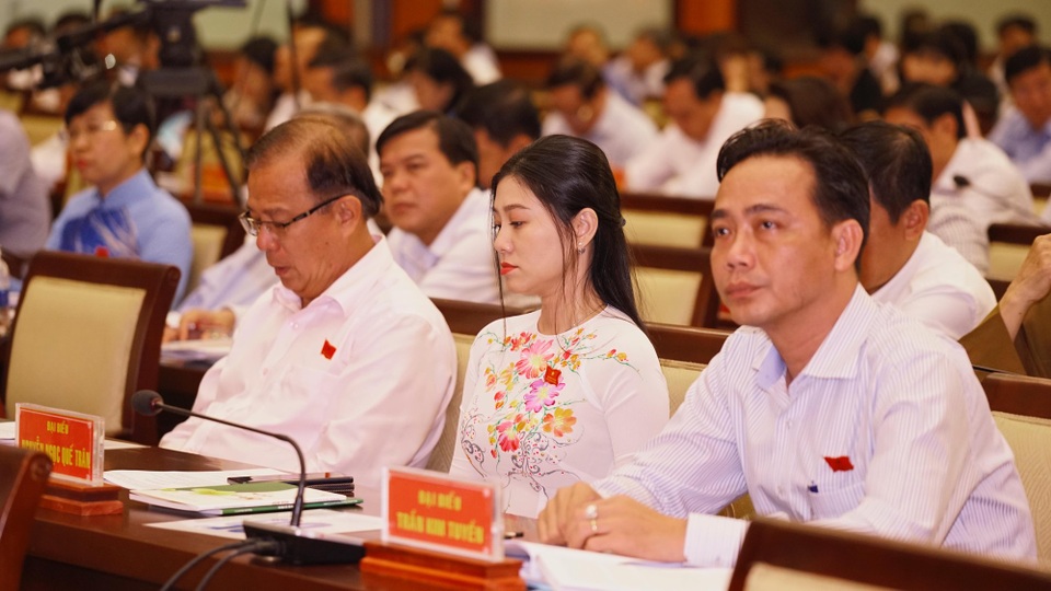 Công an cũng bức xúc vì không đủ chế tài để “xử” tín dụng đen - 2
Các đại biểu rất quan tâm đến vấn nạn tín dụng đen.