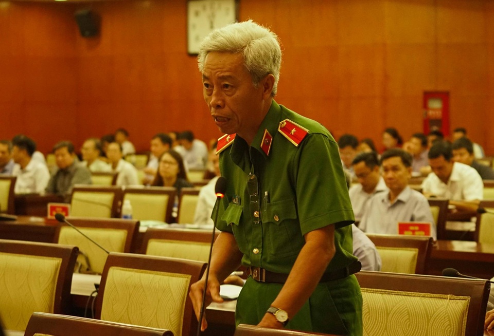 Công an cũng bức xúc vì không đủ chế tài để “xử” tín dụng đen - 1
Thiếu tướng Phan Anh Minh - Phó Giám đốc Công an TPHCM, đã có báo cáo quan trọng trước các đại biểu về hoạt động tín dụng đen đang hoành hành ở thành phố