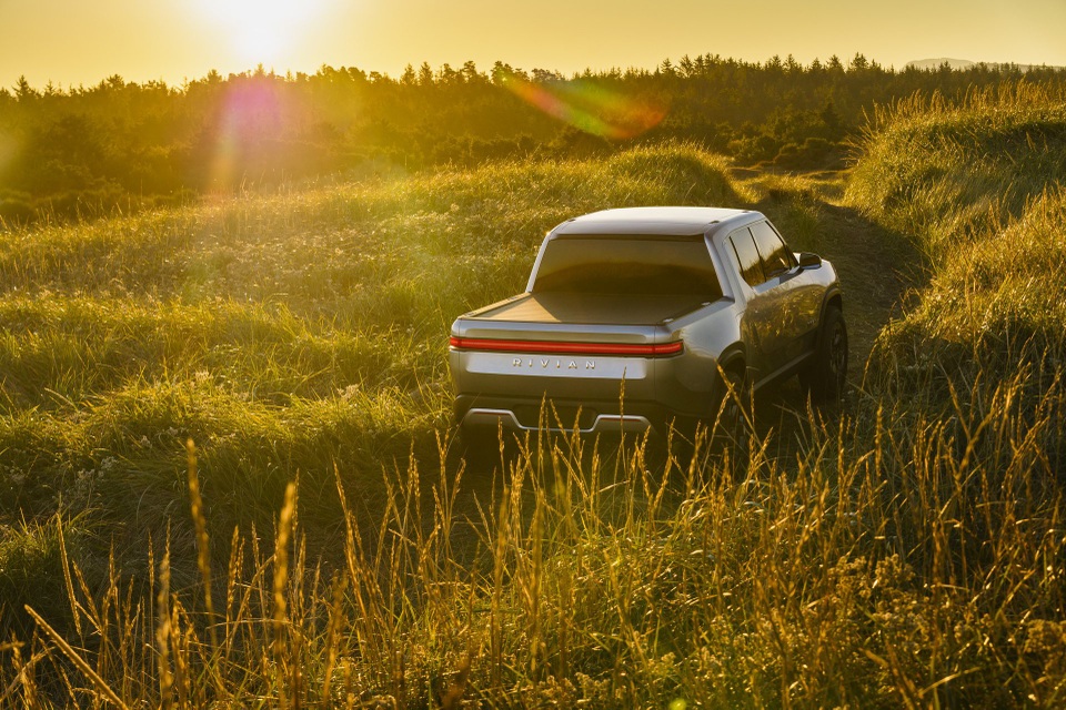 Rivian R1T - Ý tưởng xe bán tải chạy điện tính năng vận hành cao - 16 Rivian R1T - Ý tưởng xe bán tải chạy điện tính năng vận hành cao - 16