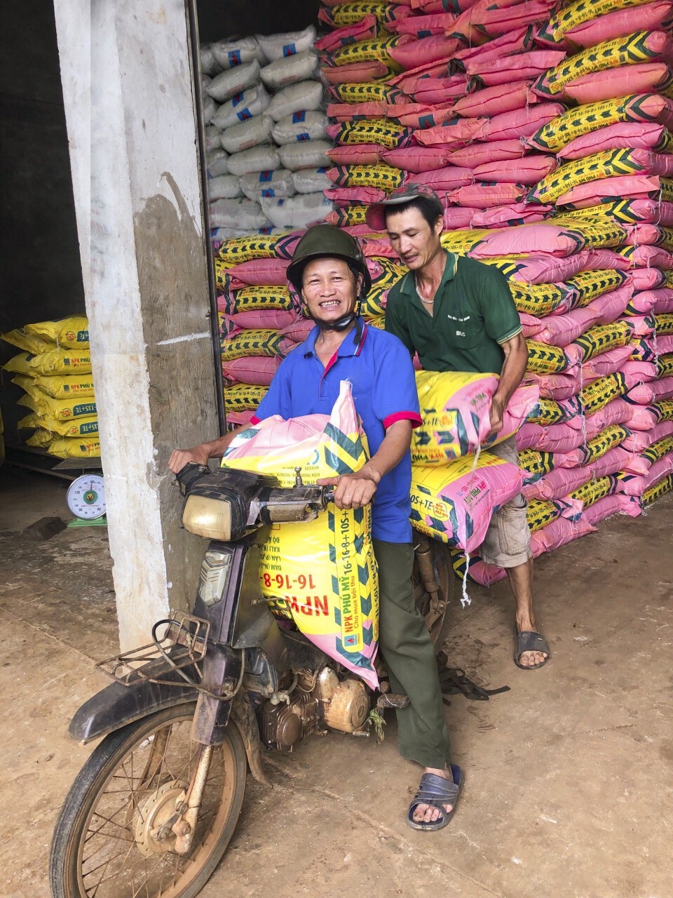 Ưu điểm của phân bón NPK Phú Mỹ sản xuất bằng công nghệ hóa học - 2
Sản phẩm phân bón Phú Mỹ được bà con nông dân tin tưởng lựa chọn