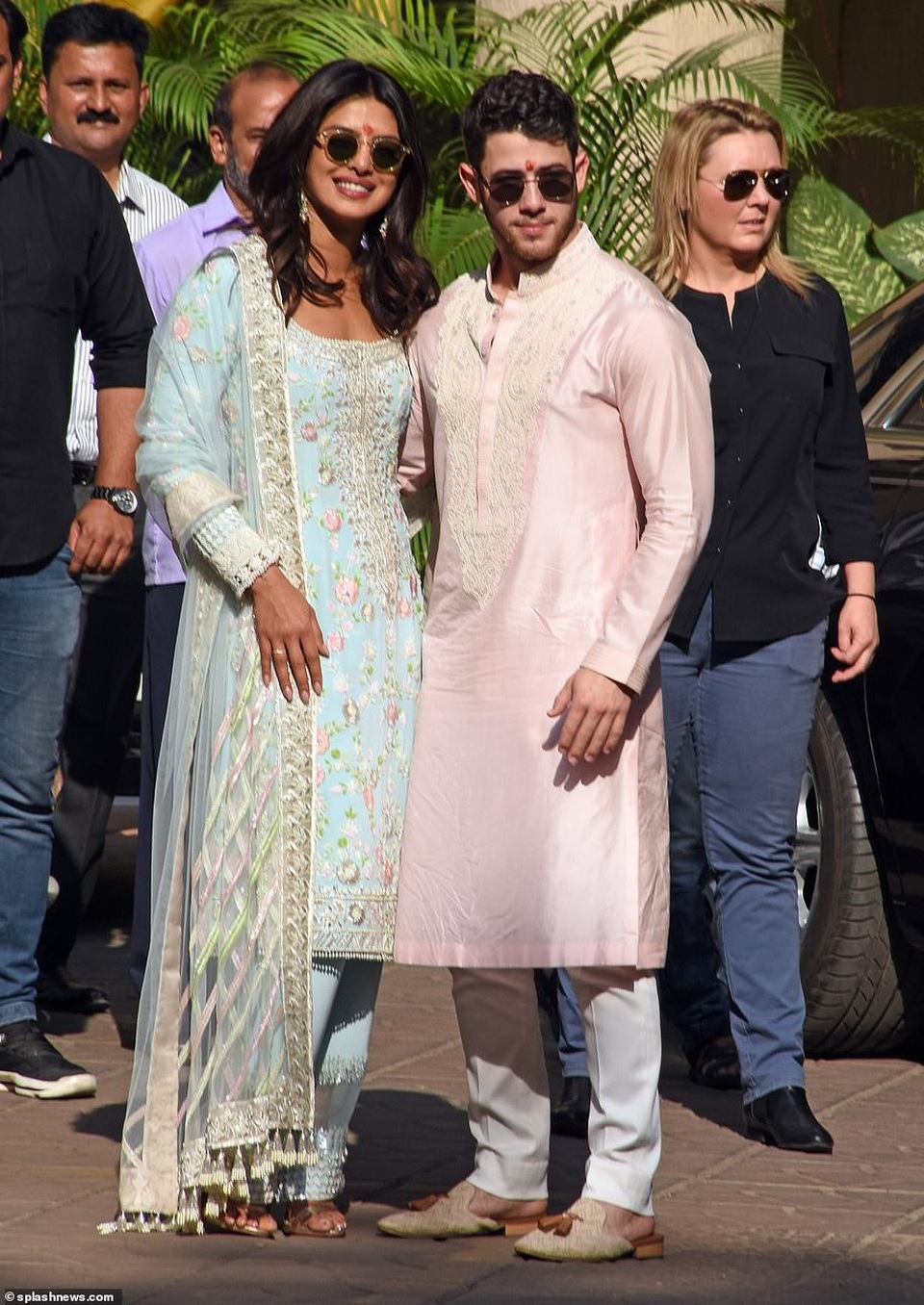 Hoa hậu thế giới và chồng trẻ tiếp tục tổ chức tiệc cưới ở New Delhi - 19
Priyanka Chopra và Nick Jonas chỉ mới công khai quan hệ tình cảm được 7 tháng nay