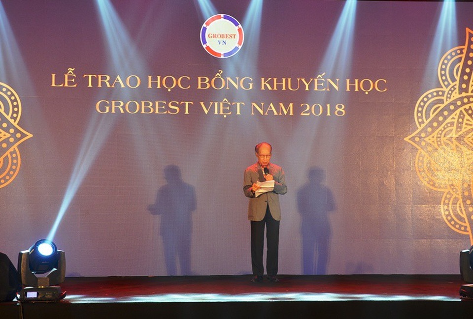 Grobest Việt Nam trao 3,5 tỷ đồng cùng Dân trí tiếp sức đến trường - 1
Thay mặt Hội Khuyến học Việt Nam, Quỹ Khuyến học Việt Nam và báo Dân trí, nhà báo Phạm Huy Hoàn gửi lời cảm ơn chân thành tới tấm lòng tương thân tương ái của Ban Giám đốc cùng toàn thể cán bộ, công nhân Grobest Việt Nam.