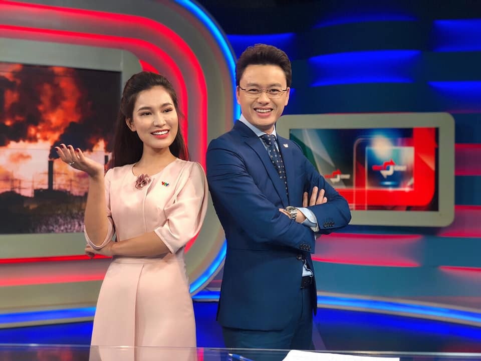 “Cô gái thời tiết” Mai Ngọc bất ngờ dẫn chương trình của ban Thời sự VTV - 4 Từ đầu năm 2019, BTV Hữu Bằng cũng sẽ dẫn dắt một chương trình mới.