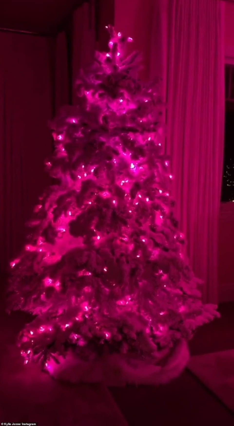 
Chuyên gia trang trí nhà cửa Jeff Leatham là người trang hoàng nhà cho Kylie
