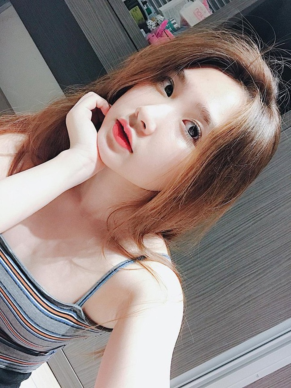 Top 5 cô bạn gái gợi cảm nhất của các cầu thủ tuyển Việt Nam - 12
Nhan sắc lung linh của bạn gái tin đồn thủ môn Tiến Dũng khiến nhiều người ngưỡng mộ.