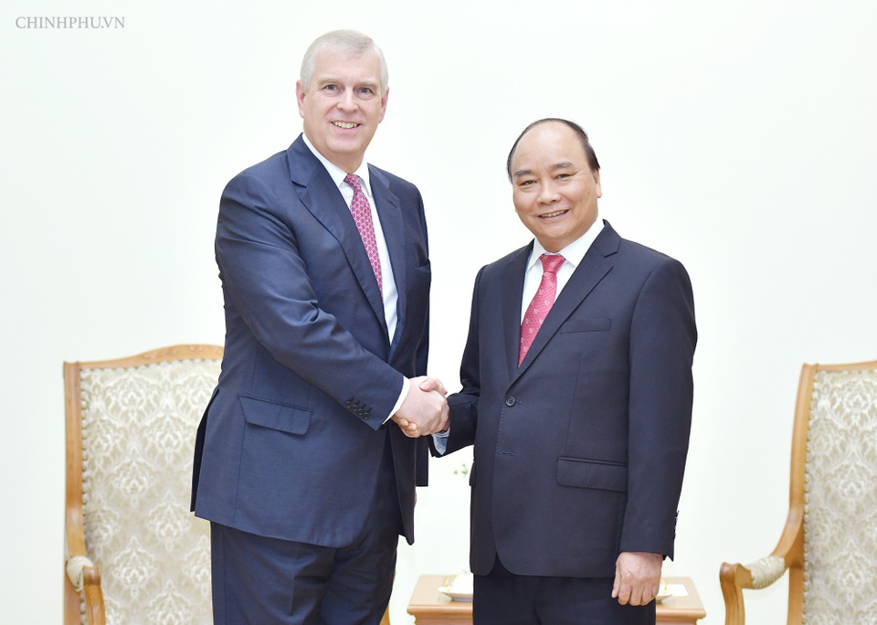 Thủ tướng muốn thành lập trường Đại học Việt - Anh xứng tầm quan hệ hai nước - 1
Thủ tướng Nguyễn Xuân Phúc và Công tước xứ York - Hoàng tử Anh Andrew (ảnh: VGP)