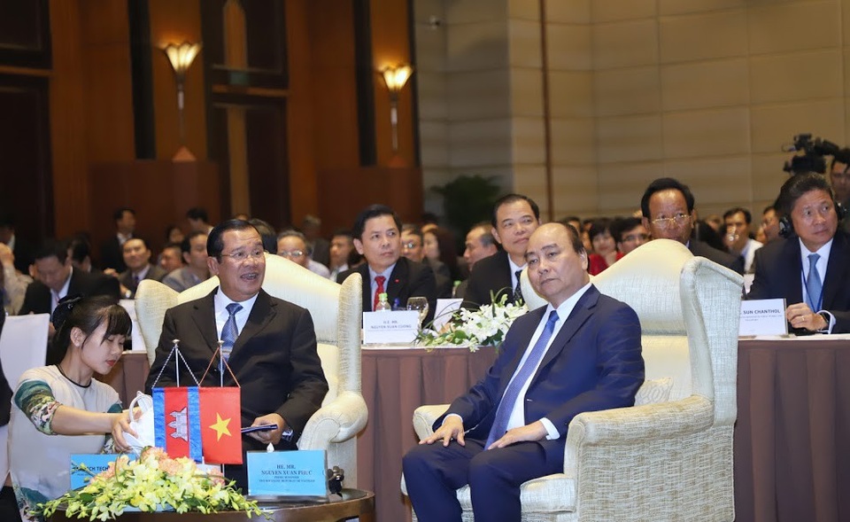 Thủ tướng muốn tập đoàn lớn của Việt Nam đầu tư tiên phong tại Campuchia - 3 Thủ tướng Việt Nam và Thủ tướng Campuchia
