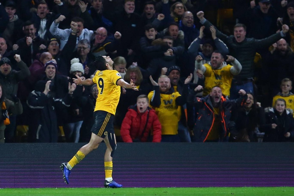 Nhìn lại trận thua thứ hai của Chelsea ở Premier League - 13
Niềm vui của Jota với bàn thắng quan trọng vào lưới Chelsea, bàn thắng đầu tiên của cầu thủ này ở Premier League mùa giải năm nay