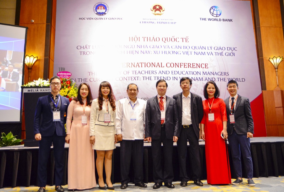 Hội thảo quốc tế về chất lượng đội ngũ nhà giáo và cán bộ quản lý giáo dục - 2
Lãnh đạo Học viện chụp ảnh với các đại biểu