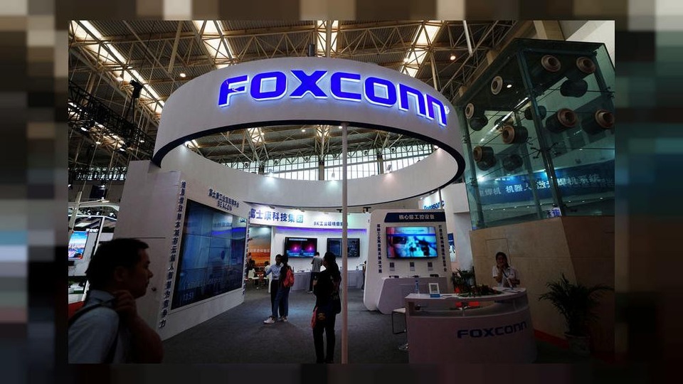 Tập đoàn Foxconn và Ủy ban Nhân dân TP Hà Nội đang hợp tác để mở một cơ sở sản xuất iPhone tại Việt Nam.