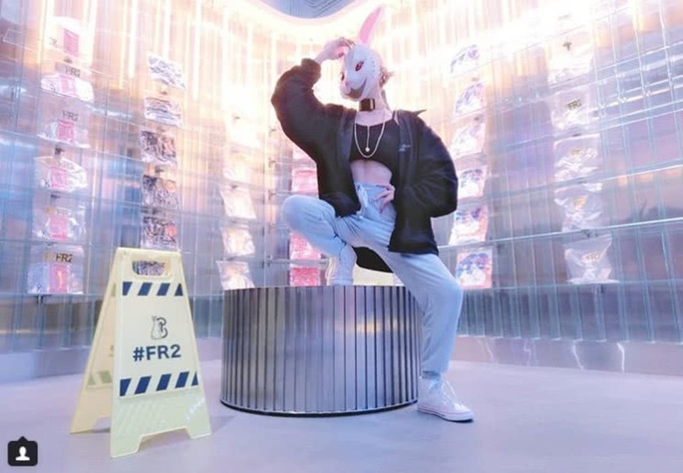 Cuộc sống khó khăn của con gái rơi Thành Long - 9 Cuộc sống khó khăn của con gái rơi Thành Long - 9