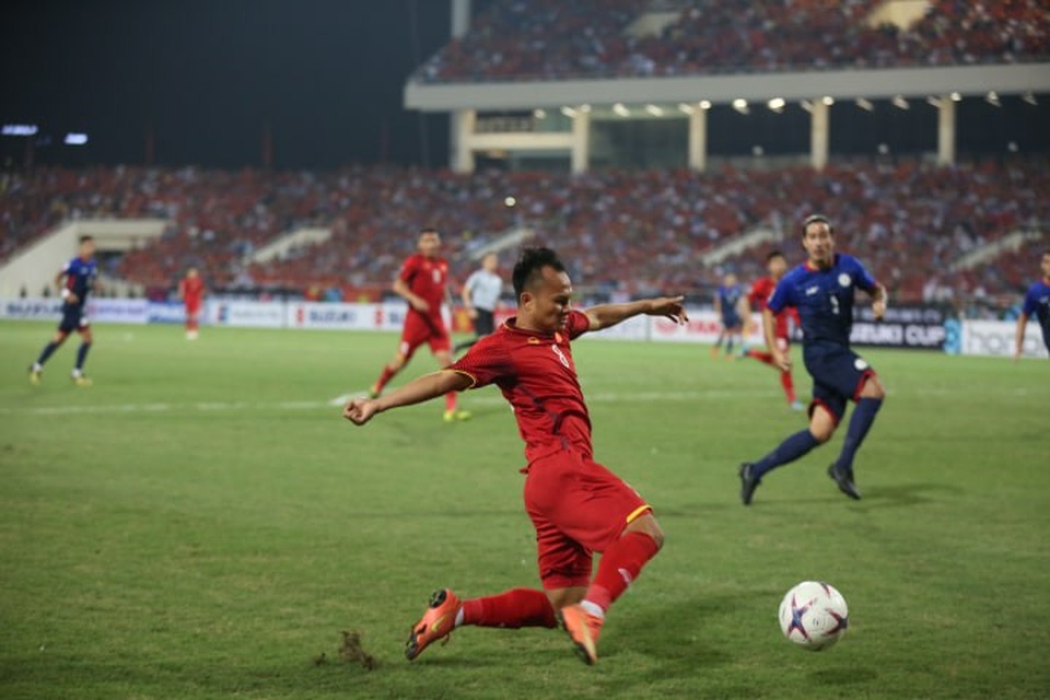 
Nỗ lực cứu bóng của Trọng Hoàng
