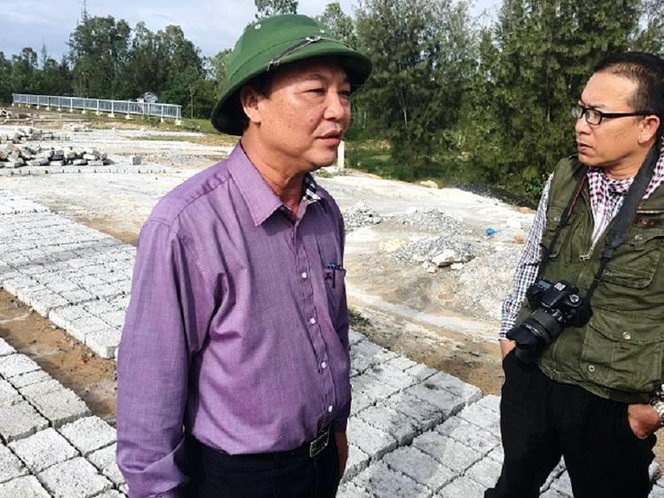 Trưởng BQL Khu Kinh tế mở Chu Lai bất ngờ xin nghỉ việc - 1
Ông Đỗ Xuân Diện (trái), Trưởng Ban quản lý Khu Kinh tế mở Chu Lai