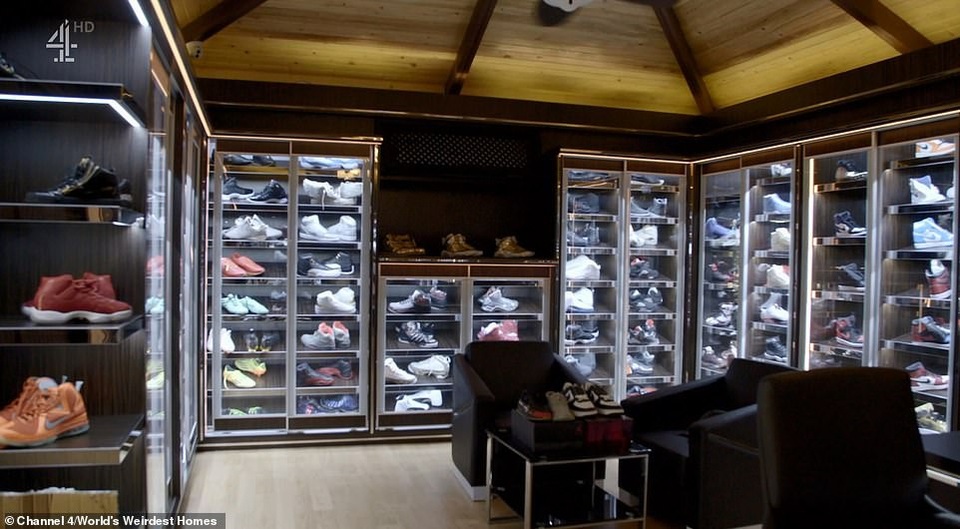 Thiếu gia Dubai với cuộc sống vương giả “không thể tưởng tượng” - 4 Bộ sưu tập giày sneakers hơn 200.000 đôi từ nhiều hãng danh tiếng của chàng trai 16 tuổi