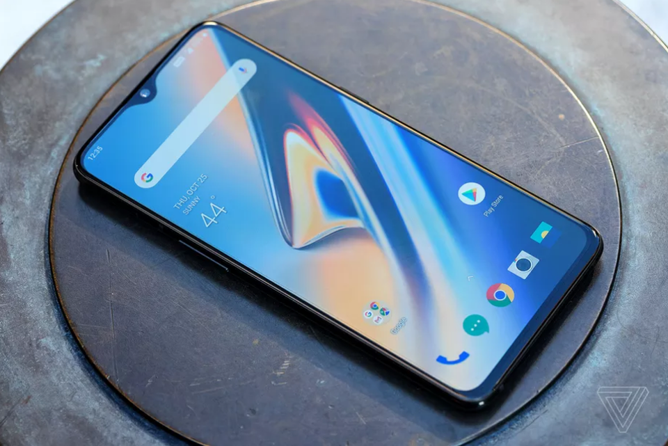 Công nghệ 5G sẽ khiến smartphone đắt hơn từ 5-7 triệu đồng? - 1 Smartphone cao cấp sẽ ngày một đắt hơn với sự góp mặt của 5G?