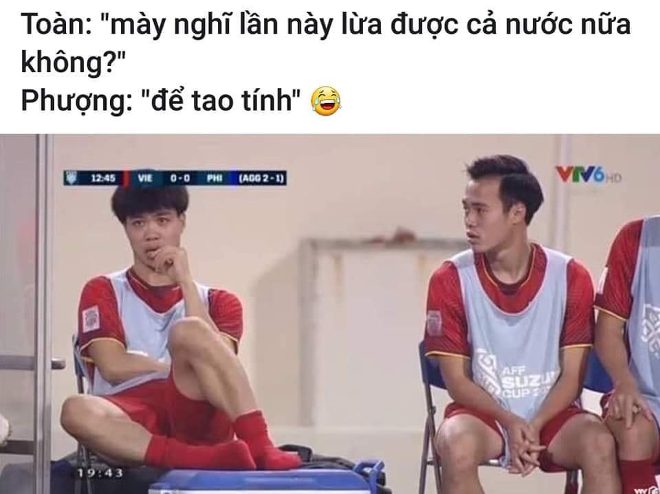 Dân mạng “bùng nổ” sau chiến thắng giúp đội tuyển Việt Nam vào chung kết AFF Cup 2018 - 7 Khoảnh khắc Công Phượng ngồi trên ghế dự bị trước khi được tung vào sân cũng đã được dân mạng “chế” lại đầy hài hước