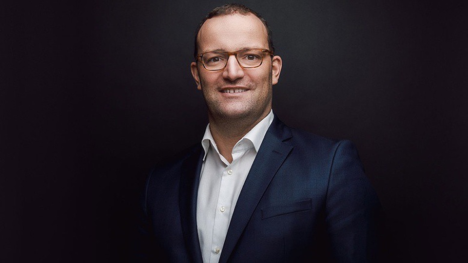 "Cân tài" những gương mặt sáng giá có thể kế nhiệm Thủ tướng Đức Merkel - 4 Ông Jens Spahn (Ảnh: CDU)