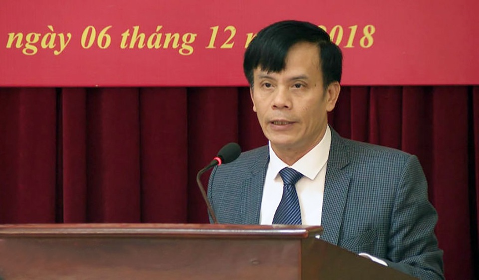 Nghệ An bầu tân Chủ tịch UBND TP Vinh - 2 Ông Trần Ngọc Tú - Ủy viên BTV Thành ủy, Trưởng Công an TP Vinh giữ chức Phó Bí thư Thành ủy Vinh nhiệm kỳ 2015 - 2020; Chủ tịch UBND TP Vinh nhiệm kỳ 2016 - 2021.