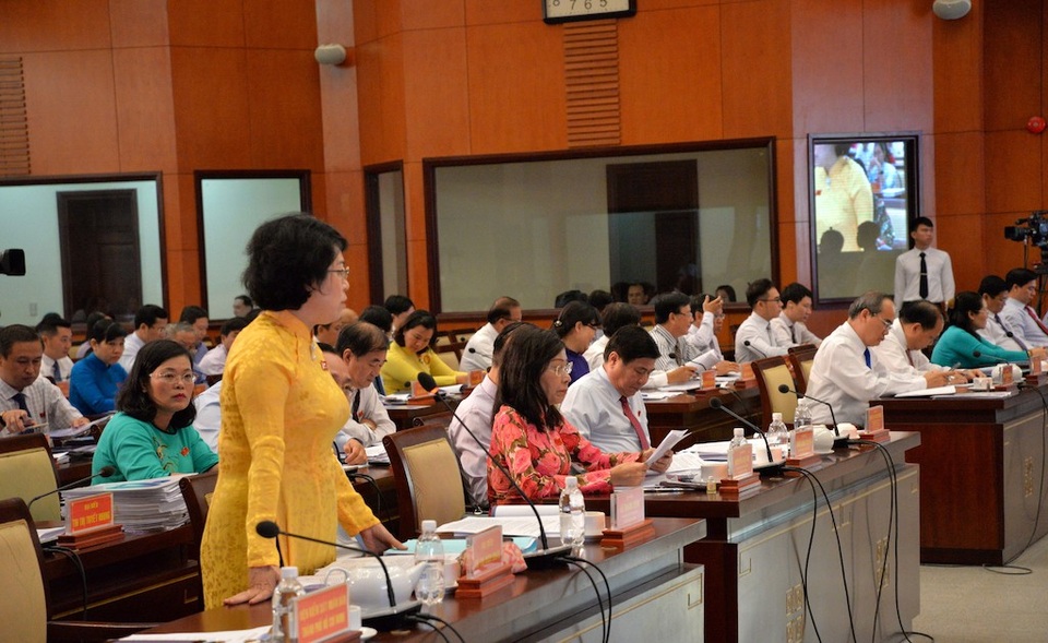 TPHCM "treo thưởng" 1 tỷ đồng cho người có tài năng đặc biệt - 2 Đại biểu HĐND TPHCM góp ý cho các dự thảo nghị quyết