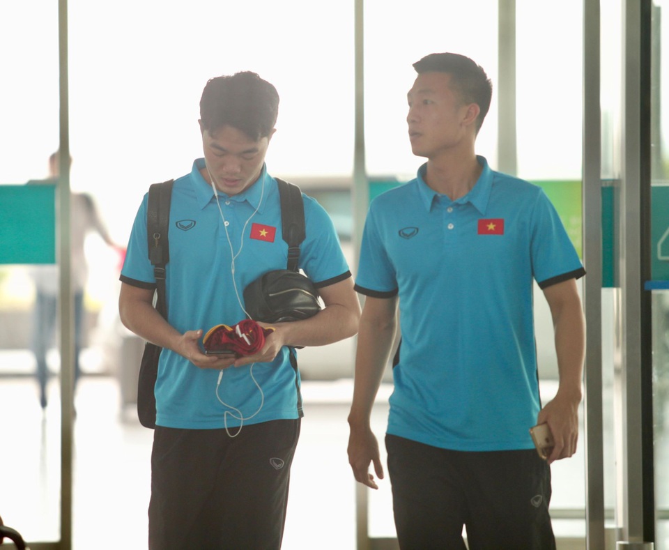 Đội tuyển Việt Nam lên đường sang Malaysia đá trận chung kết lượt đi - 14