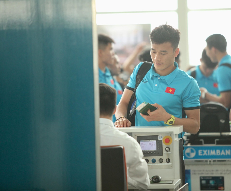 
Thủ môn Bùi Tiến Dũng
