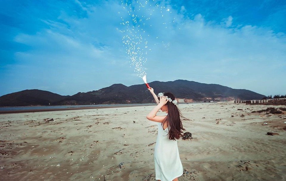 Đừng để yêu thương thành nỗi đau cả đời - 2 Ngày tình yêu hóa đau thương, biết làm gì hơn ngoài chấp nhận? (Ảnh minh họa: Linh)