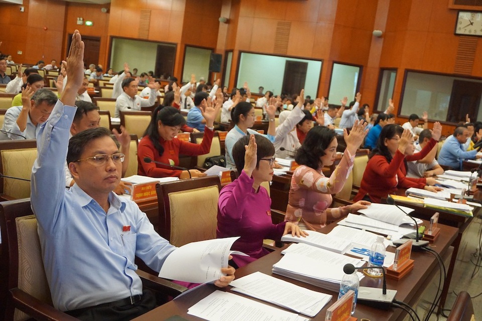 TPHCM "treo thưởng" 1 tỷ đồng cho người có tài năng đặc biệt - 1 Tại kỳ họp, HĐND TPHCM thông qua 23 nghị quyết quan trọng
