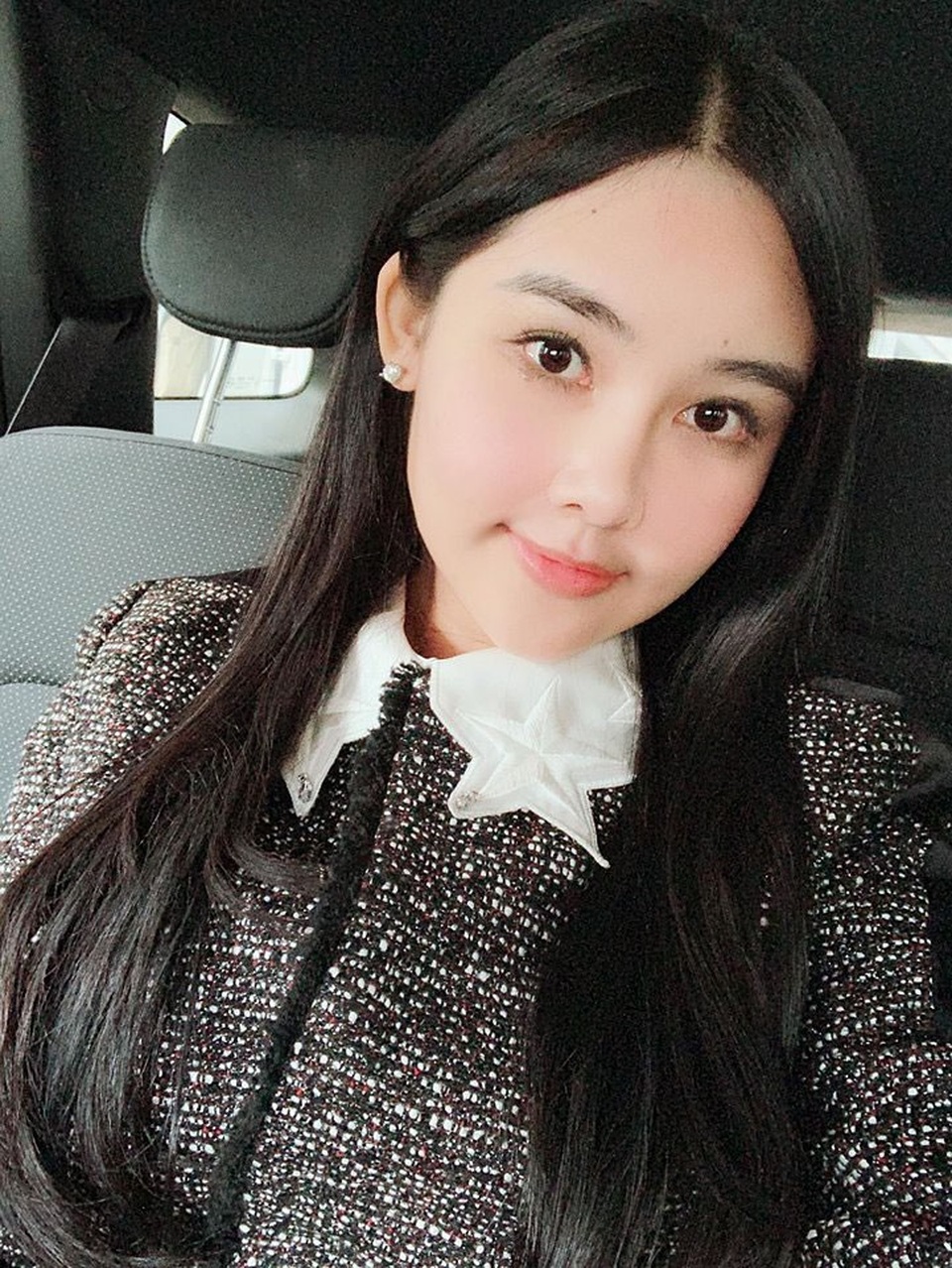 Ngân Anh đang làm gì giữa ồn ào không được dự thi hoa hậu quốc tế? - 1 Ngân Anh hi vọng cơ quan quản lý cho mình một cơ hội dự thi cuộc thi nhan sắc quốc tế.