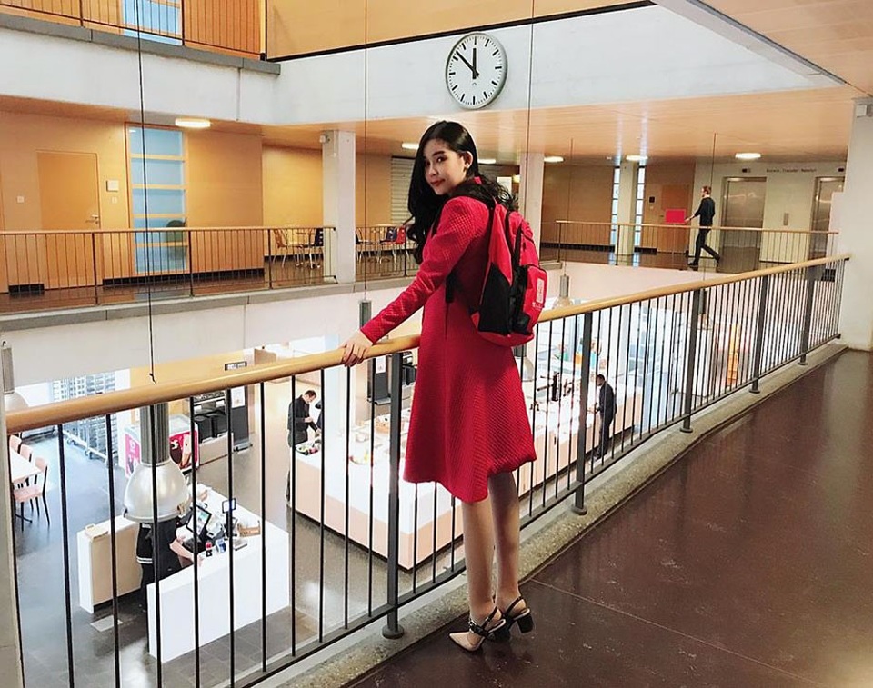 Ngân Anh đang làm gì giữa ồn ào không được dự thi hoa hậu quốc tế? - 3 Suốt một năm qua, ba mẹ khuyên tôi hãy lựa chọn con đường học hành, đừng tham gia bất cứ hoạt động showbiz nào, sau những lời lẽ “cay nghiệt” mà dư luận dành cho tôi