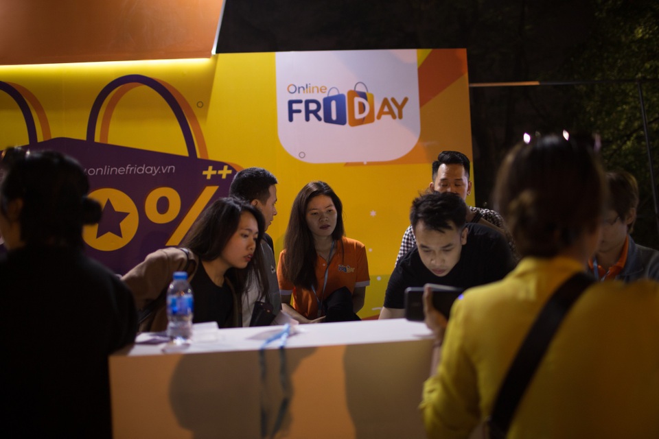 Online Friday: “Sốc” với iPhone XS Max, xe máy điện, tivi 50 inch giá 0 đồng - 4
Online Friday 2018 có nhiều sản phẩm giảm giá sốc