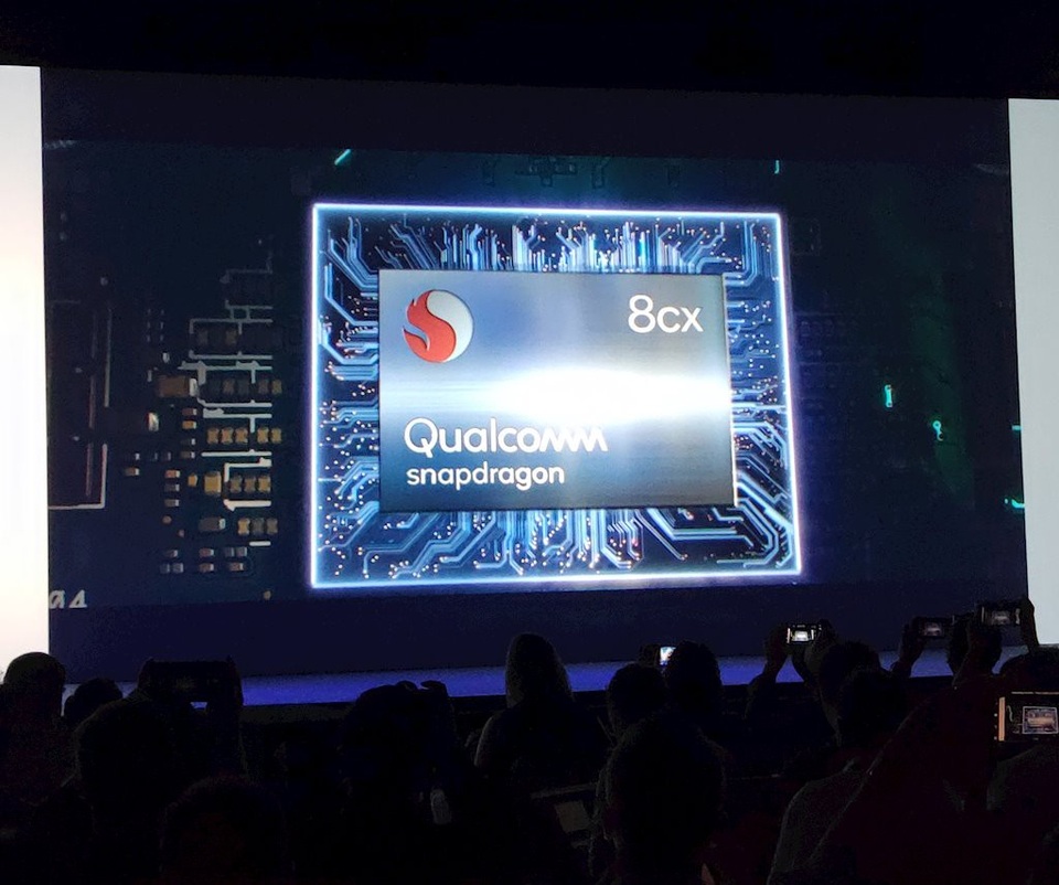 Máy tính mỏng nhẹ như điện thoại dùng vi xử lý Qualcomm sẽ có từ Quý 3/2019 - 2 Máy tính mỏng nhẹ như điện thoại dùng vi xử lý Qualcomm sẽ có từ Quý 3/2019 - 2