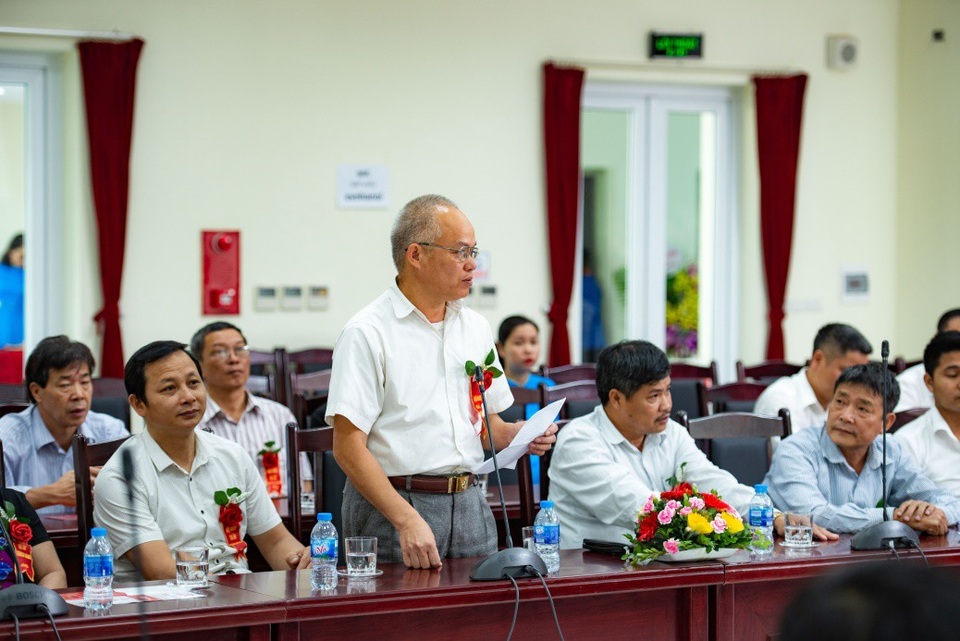 Hội nghị khách hàng EVN HANOI - Nơi lắng nghe và gắn kết - 2 Ông Bạch Đăng Chiến – Tổ trưởng tổ dân phố 2 - Ngọc Trực – Đại Mỗ - Nam Từ Liêm phát biểu tại Hội nghị