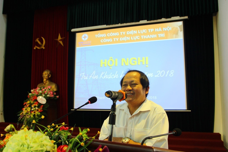Hội nghị khách hàng EVN HANOI - Nơi lắng nghe và gắn kết - 3 Đồng chí Trần Văn Khương - Thành ủy viên, Bí thư huyện ủy huyện Thanh Trì phát biểu tại Hội nghị