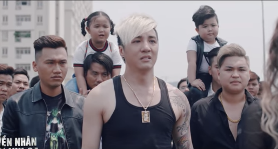 Lần đầu tiên video của Việt Nam lọt top 10 video gây sốt nhất thế giới năm 2018 - 1
Phim thể loại web-drama Người Trong Giang Hồ phần 6 của ca sĩ Lâm Chấn Khang đã nằm trong top 10 video nổi bật nhất thế giới 2018