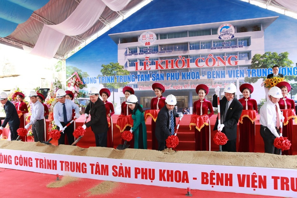 Xây dựng Trung tâm Sản phụ khoa tại Huế - 2 Lễ khởi công Trung tâm Sản phụ khoa được diễn ra tại Bệnh viện Trung ương Huế
